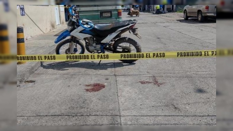 Balean a motociclista, en calles de Sahuayo; logra escapar y ponerse a salvo  