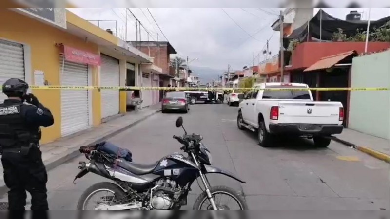 Ultiman a hombre a tiros cuando almorzaba con su familia, en Jacona 