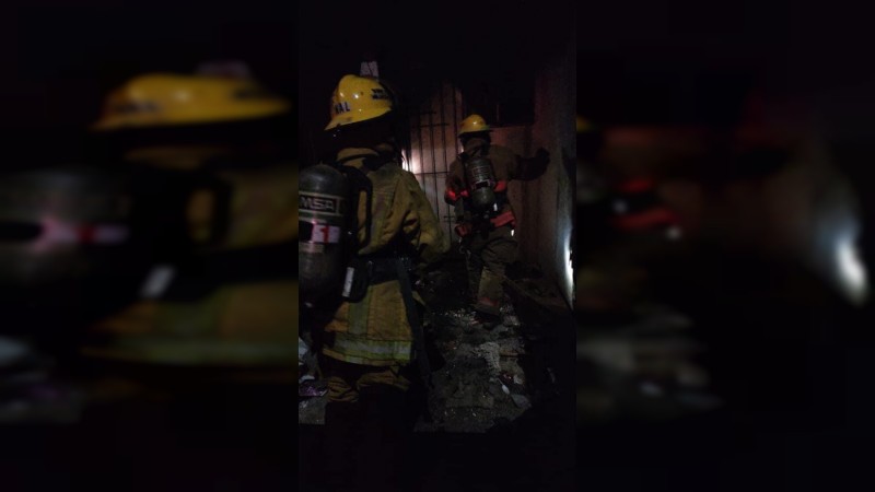 Supuesto enfermo mental incendia su vivienda, en Tarímbaro  