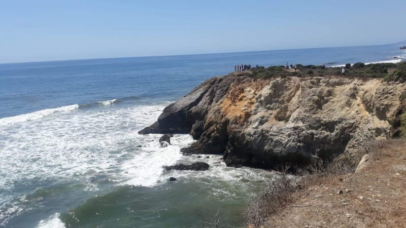 Localizan cadáver flotando en Playa Azul, Lázaro Cárdenas