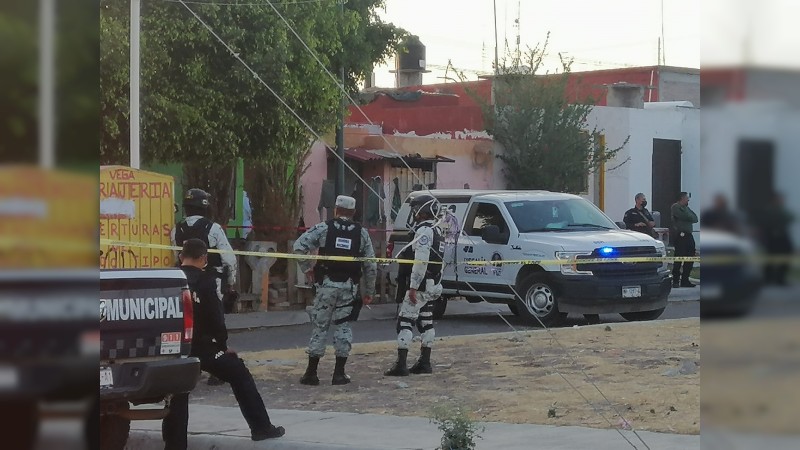 Ejecutan a 3 hombres y una mujer dentro de vivienda, en Morelia 