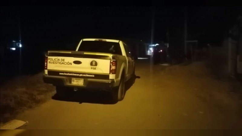 Con huellas de tortura y bolsa en la cabeza, hallan cadáver de mujer, en calles de Uruapan 