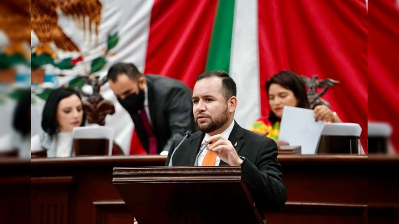 Va Reyes Galindo por equidad salarial entre mujeres y hombres trabajadores