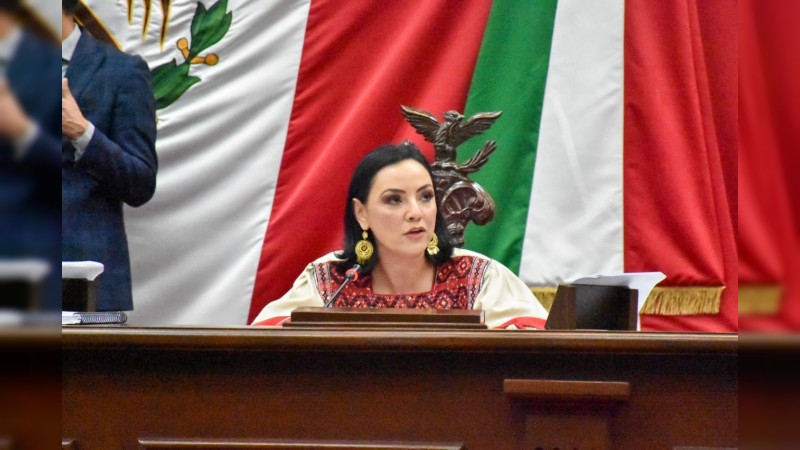 Adriana Hernández rinde cuentas, al concluir el Primer Año de la 75 Legislatura