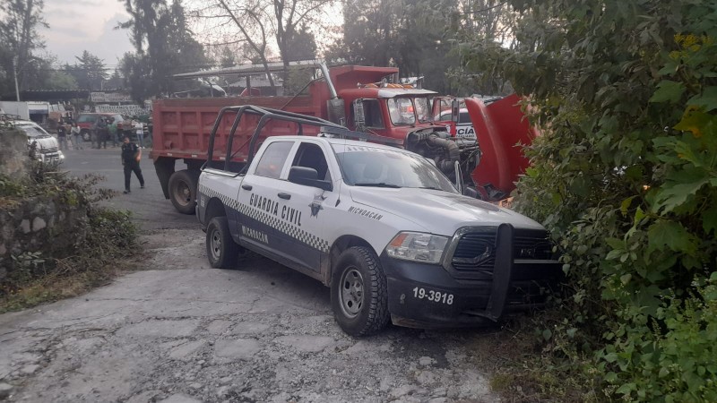 Un policía herido, tras choque de patrulla y camión, en Zitácuaro  