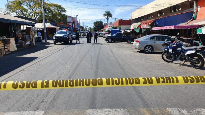 Sicarios balean a 2 hombres, en Zamora; bala perdida lesiona a otro 