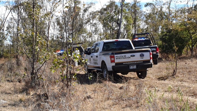 Localizan a un encobijado, en carretera de Uruapan 