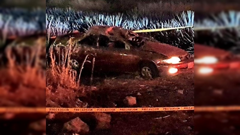 Perece hombre tras volcar su auto, en La Piedad 