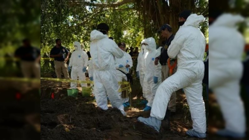 Suman 12 los cuerpos hallados, en predio de Ziracuaretiro