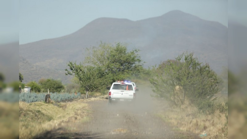 Dos muertos, saldo de enfrentamiento entre policías y civiles, en Zitácuaro 