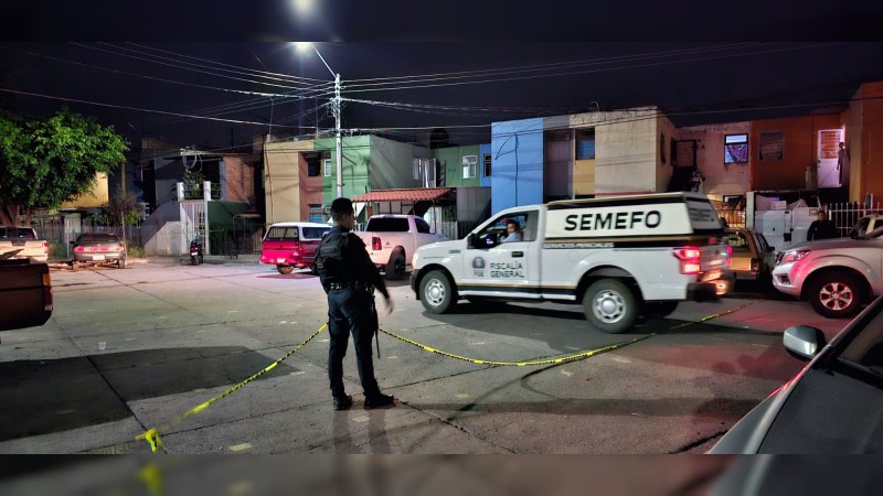 Platicaba con su pareja y grupo armado asesinó a El Nariz 