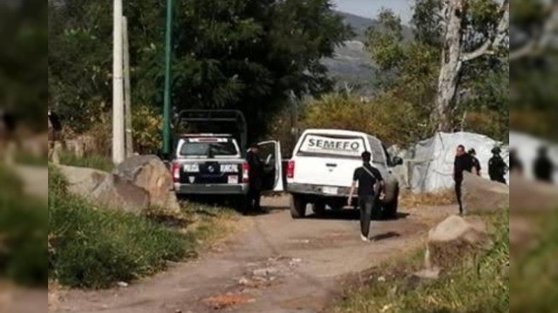 Tiran cadáver de un hombre, en predio de Zamora 