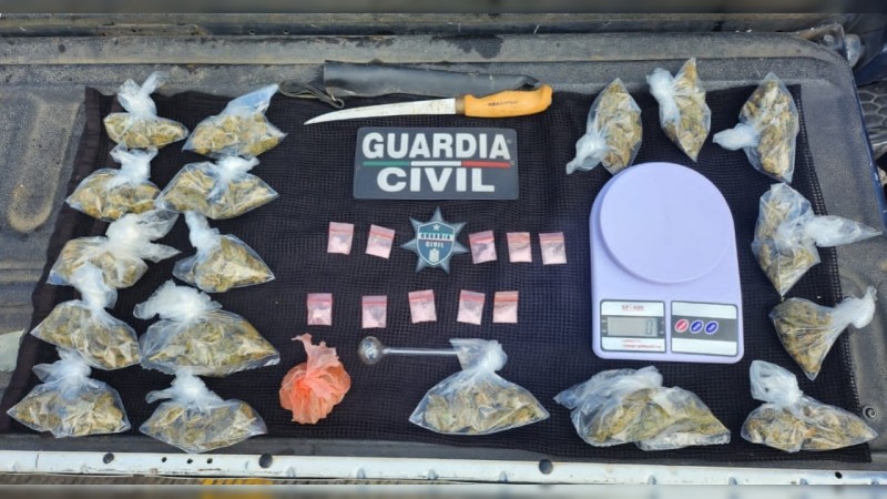 Arrestan a presunto tirador de droga, en Uruapan 