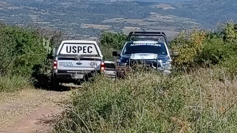 Hallan a un encostalado, en la carretera Morelia-Chiquimitío