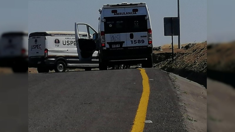 Ejecutan a hombre, en Apatzingán; tiran cuerpo en Cuatro Caminos 