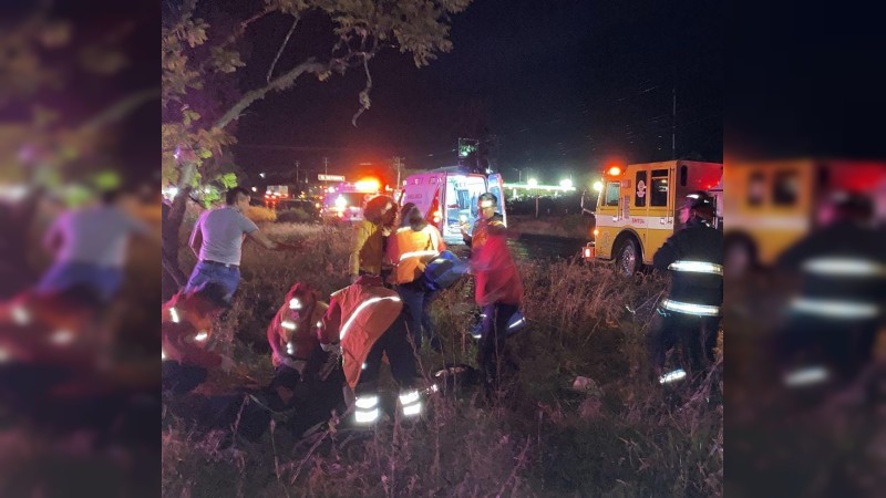 Muere adolescente en volcadura, en Tanhuato