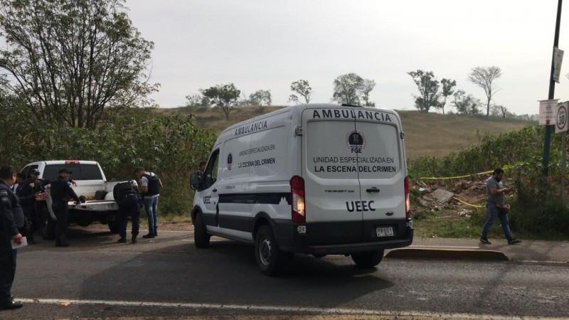 Tiran un cuerpo en Tangancícuaro, le dejaron un narcomensaje