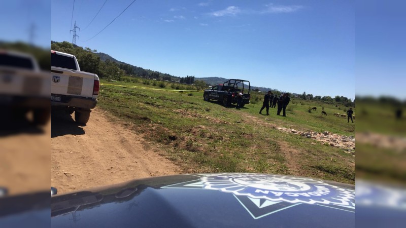 Se enfrentan policías y delincuentes, en Uruapan; un civil muerto 