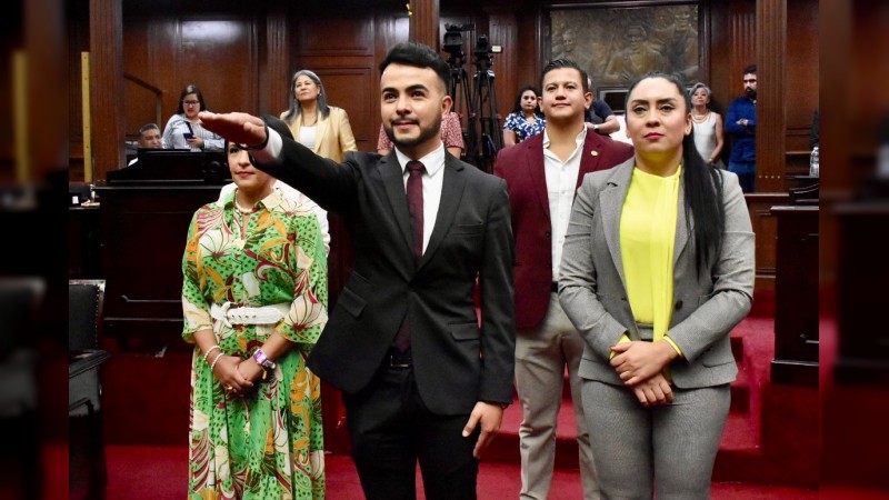 Rinde protesta ante 75 Legislatura, Christian Pineda Chávez, como diputado local