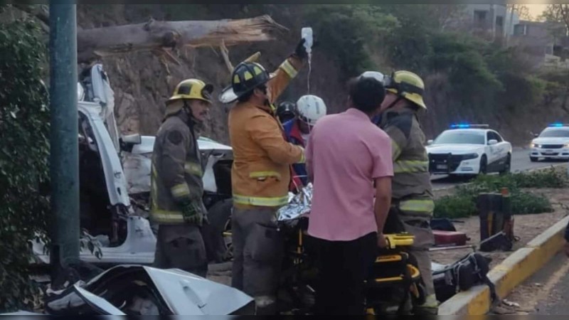  Deja 3 muertos y 12 heridos accidente de autobús de La Traketera Banda Ardiente