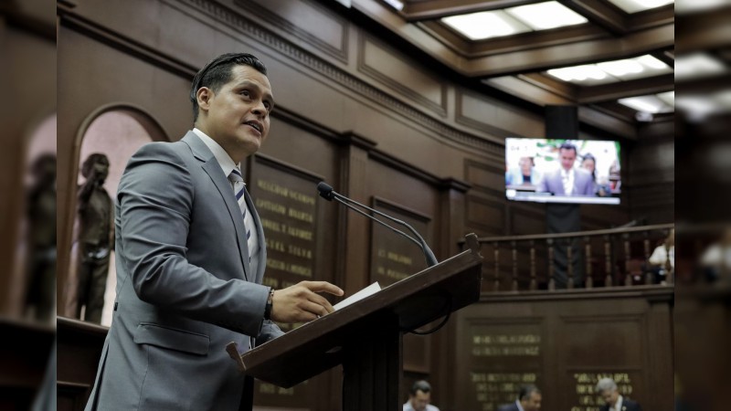 Propone Christian Jaramillo producir y distribuir libros de texto en Braille