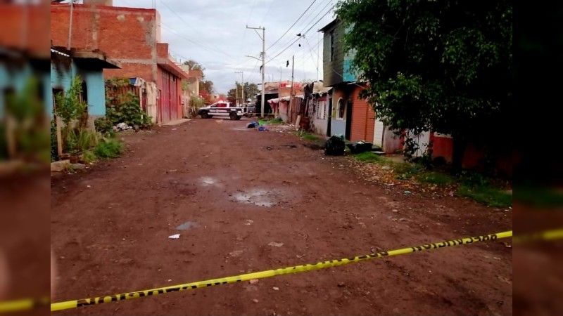 Hallan cadáveres de 2 hombres ejecutados, dentro de vivienda incendiada 