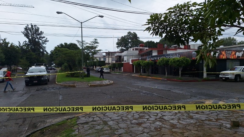 Uruapan: balean a conductor de camioneta y él llega a un hospital  