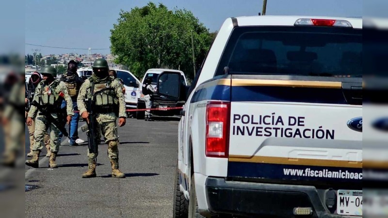 Delincuentes enfrentan a a tiros a policías, en Indaparapeo