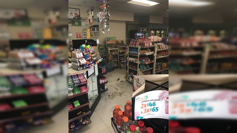 Y en Uruapan, atacan Oxxo’s con bombas molotov 