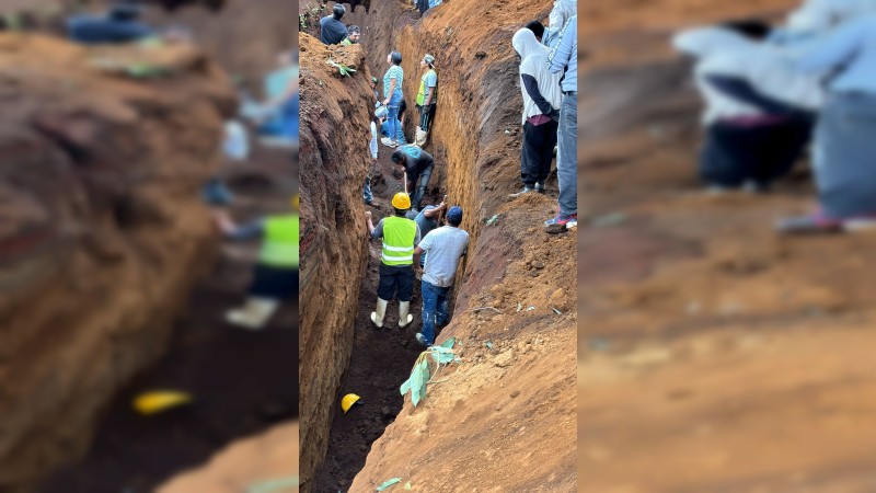 Derrumbe sepulta a 5 albañiles, en Uruapan; uno murió 