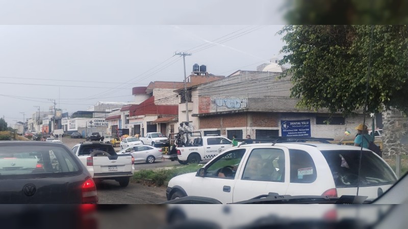 Atacan a policías, en salida a Charo