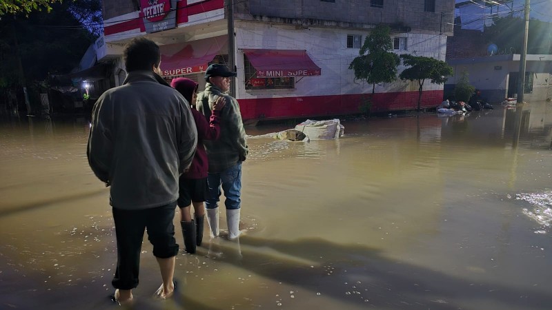 Claman ayuda más de 500 familias, tras inundaciones en Zamora 