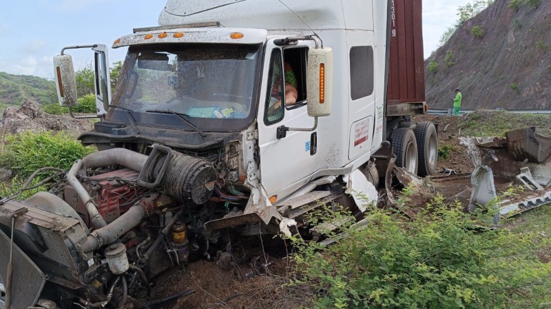 Van 3 accidentes en la Siglo XXI este domingo, el saldo heridos leves y daños materiales