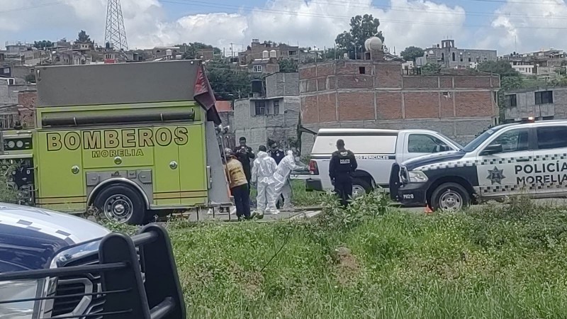 Hallan cadáver de hombre, en canal de aguas negras, en Morelia 