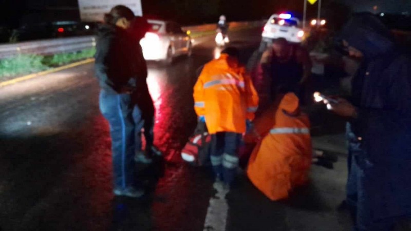 Mujer queda herida tras caer de batea de camioneta, en Tarímbaro 