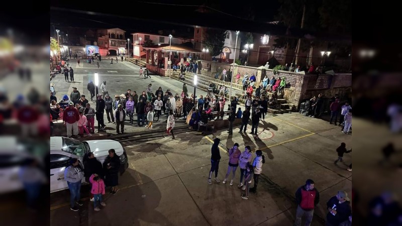 Con bloqueo reportan desaparición de 6 policías comunales 