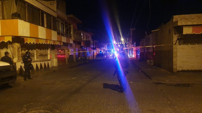 Asesinan a El Morgan, cuando lavaba su auto, en Jacona 