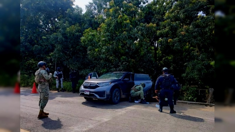 Delincuentes enfrentan a la GN, en LC; hay 3 detenidos 