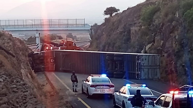 Se registran dos percances, en la autopista de Occidente  