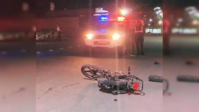 Muere mujer motociclista tras ser embestida por auto, en La Piedad 