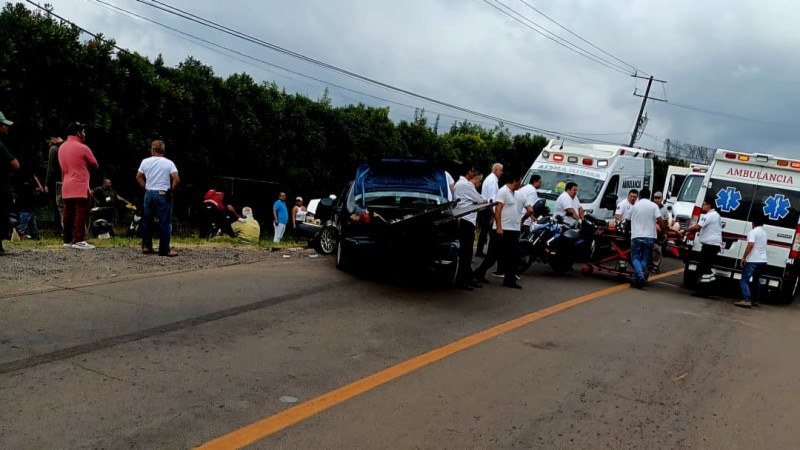 Aparatoso choque deja 3 heridos, en Uruapan 