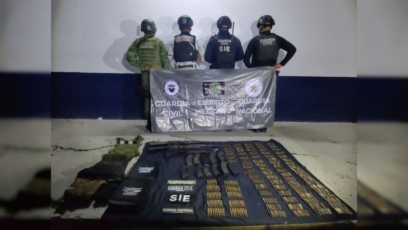 Buenavista: delincuentes enfrentan a policías y abandonan armamento  