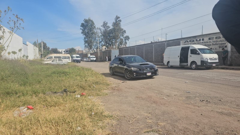 Morelia: muere mecánico tras caerle una combi encima 