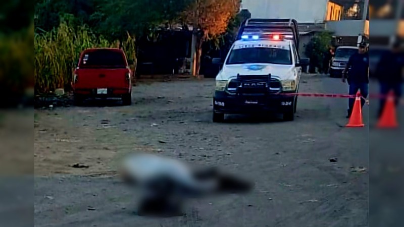 Tiran cadáver de hombre decapitado, en calles de Coahuayana 