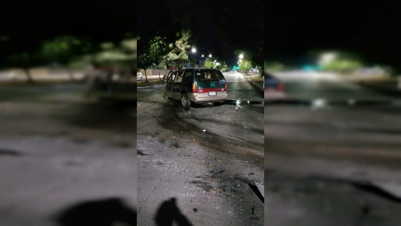 Hombre resulta herido, tras chocar camioneta en Camelinas 