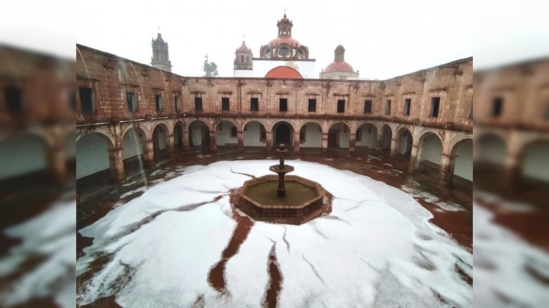 Fuerte granizada causa estragos, en Morelia  