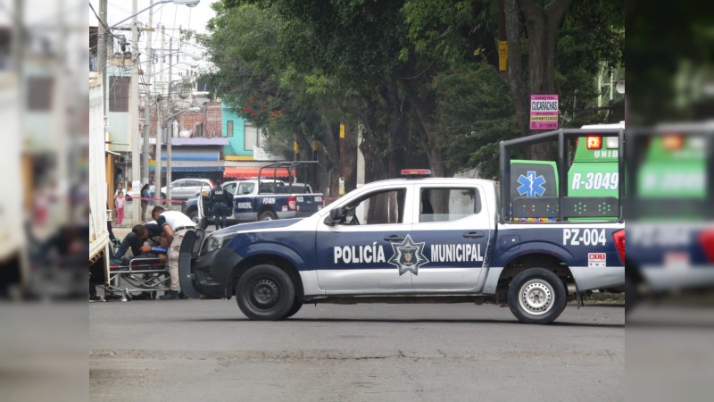 Motosicarios balean a pareja, en Zamora