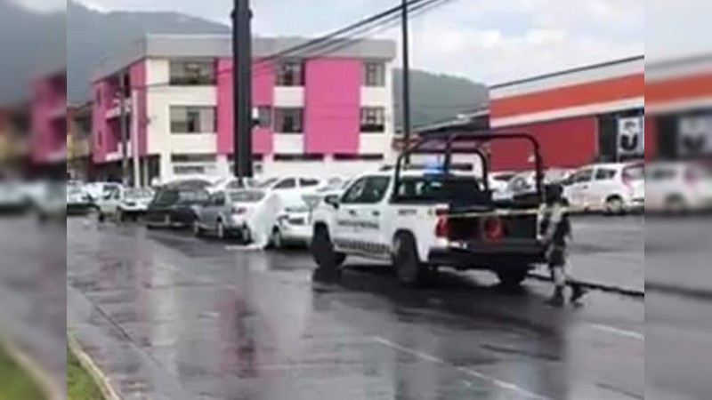 Ultiman a tiros a un taxista, en Uruapan 