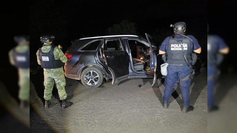 Grupo armado ataca a policías que resguardaban autos asegurados, en Tocumbo 