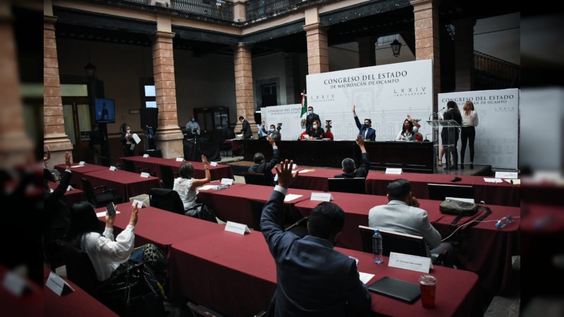 Rinden protesta alcaldes provisionales y un sustituto ante el Congreso del Estado